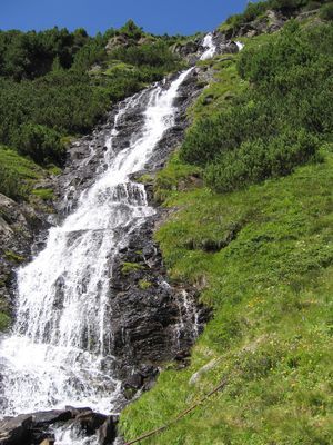 Auf dem Weg zum Mutterberger See - Einer der vielen, wunderschönen Wasserfälle im Stubai